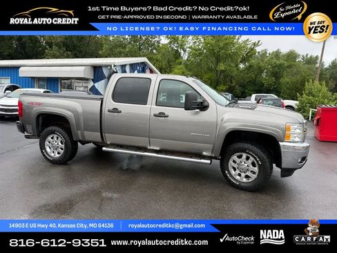 Used 2013 Chevrolet Silverado 2500 LT w/ Interior Plus Package AWD/4WD image 3
