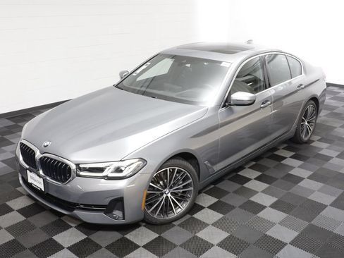 Used 2023 BMW 530i xDrive w/ Premium Package AWD/4WD image 2