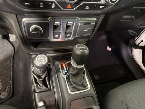 Used 2021 Jeep Wrangler Sport image 18