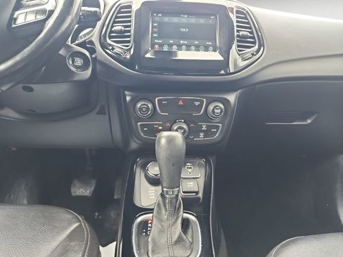 Used 2021 Jeep Compass Latitude image 11