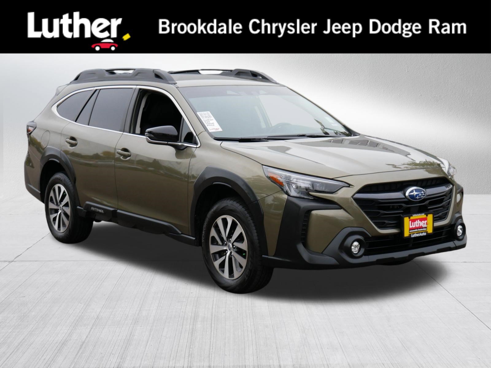 Used 2025 Subaru Outback Premium AWD/4WD image 1