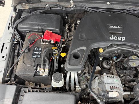 Used 2020 Jeep Wrangler Sport AWD/4WD image 17