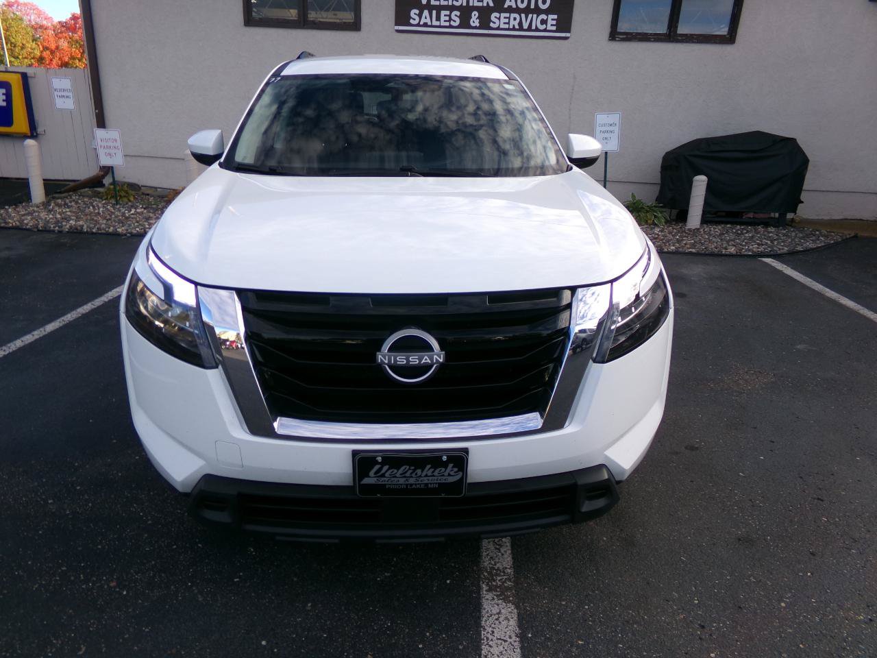 Used 2024 Nissan Pathfinder SV AWD/4WD image 4