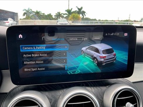Used 2021 Mercedes-Benz GLC 300 image 24