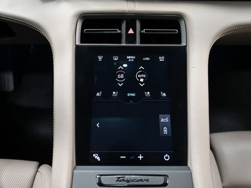 Used 2021 Porsche Taycan Turbo S image 31