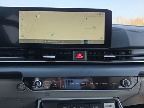 New 2026 Kia Carnival EX FWD image 11