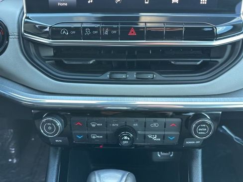 Used 2022 Jeep Compass Limited image 15