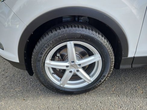 Used 2017 Ford Escape SE w/ Equipment Group 201A image 26