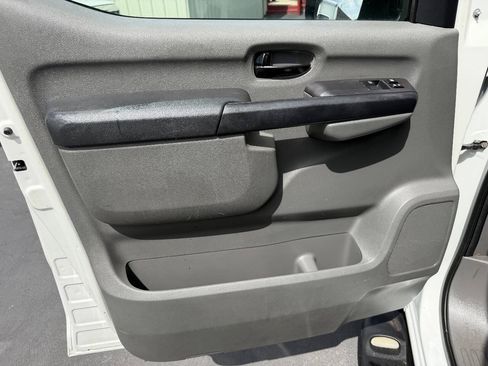 Used 2018 Nissan NV 3500 S RWD image 30