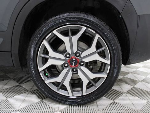 Used 2023 Kia Seltos SX image 32
