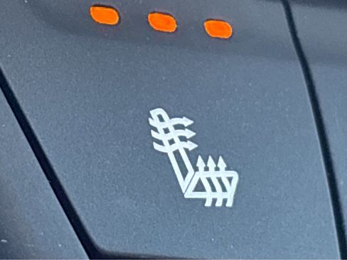 Certified 2022 Cadillac CT4 Luxury w/ Sun And Sound Package image 8