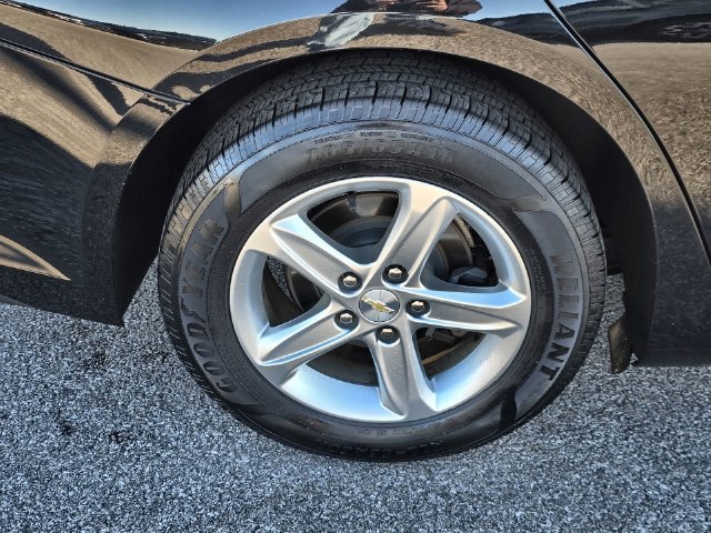 Used 2022 Chevrolet Malibu LS FWD image 32