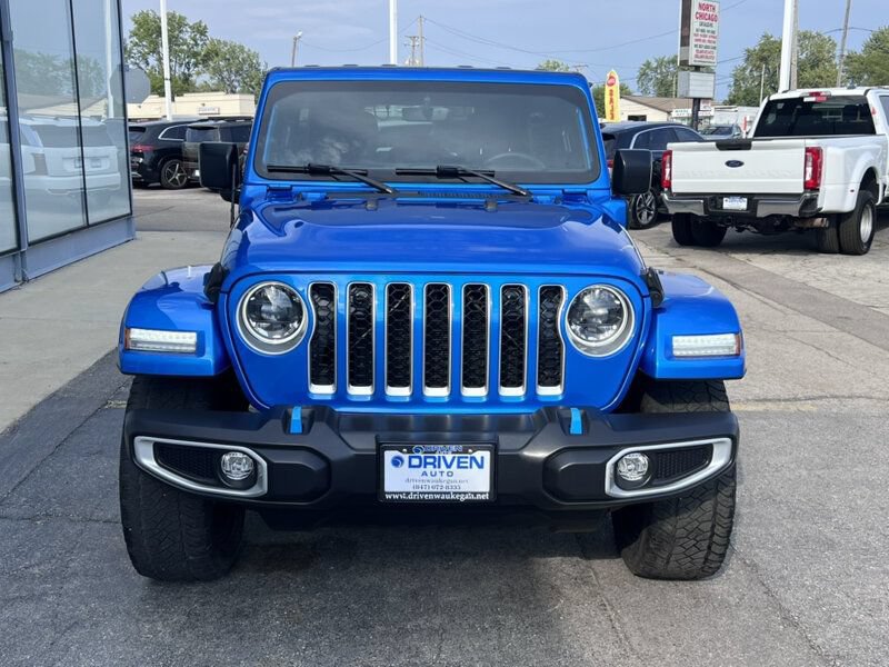 Used 2023 Jeep Wrangler Unlimited Sahara w/ Cold Weather Group AWD/4WD image 8
