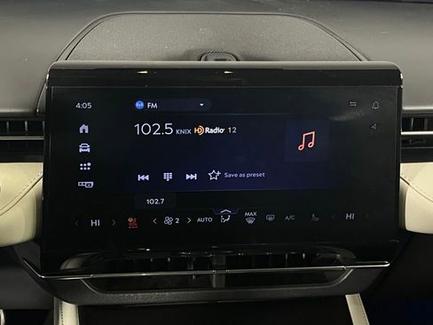 Used 2024 Lincoln Nautilus Reserve image 19