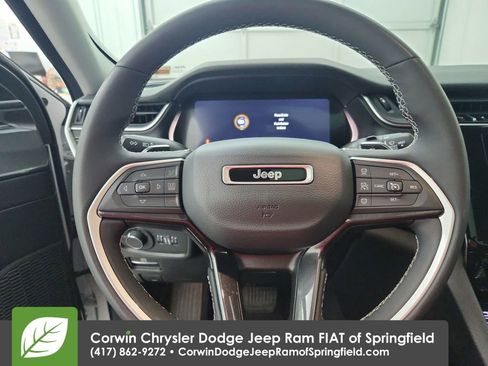 Certified 2023 Jeep Grand Cherokee Laredo w/ Luxury Tech Group I image 21