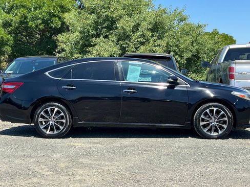 Used 2018 Toyota Avalon XLE FWD image 3