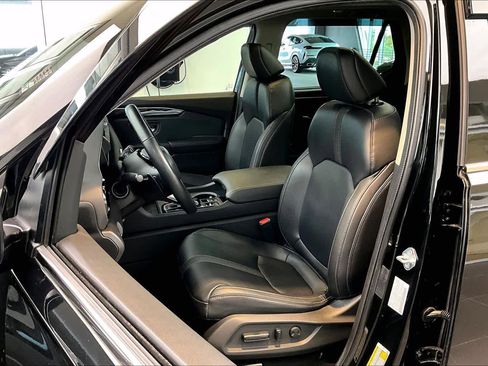 Used 2024 Honda Pilot Touring image 8