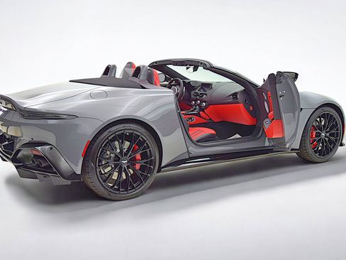 Used 2023 Aston Martin V8 Vantage Roadster image 10