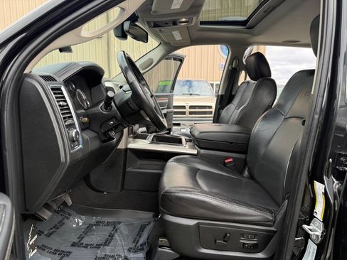 Used 2015 RAM 3500 Laramie w/ Black Appearance Group AWD/4WD image 9