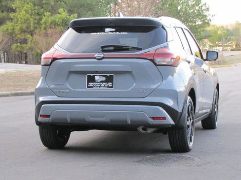 Used 2024 Nissan Kicks SR image 11