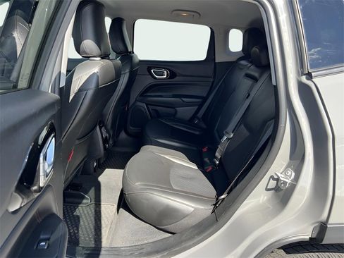 Used 2022 Jeep Compass Trailhawk image 13