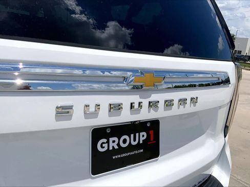 Used 2024 Chevrolet Suburban Premier RWD image 30