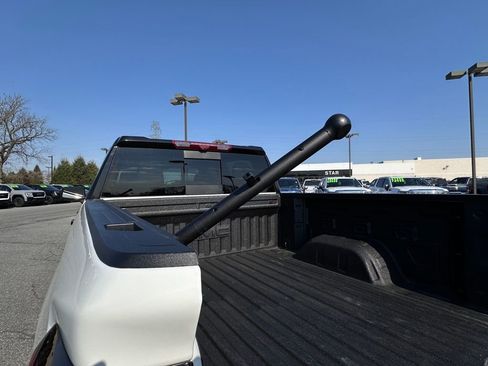 Used 2025 GMC Sierra 1500 AT4 w/ AT4 Premium Package image 40