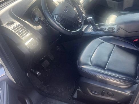 Used 2019 Ford Explorer XLT w/ Equipment Group 202A FWD image 11