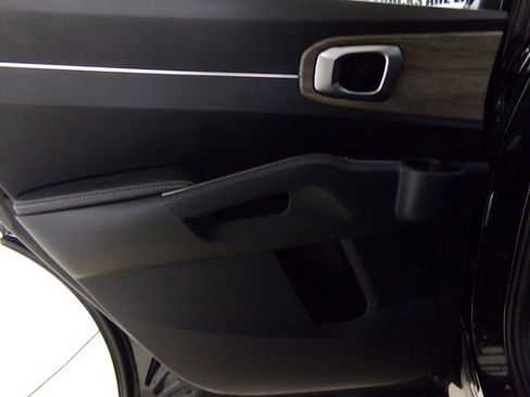 Used 2023 Kia Sorento S w/ Panoramic Sunroof Package image 13