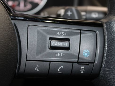 Used 2023 Nissan Rogue SV AWD/4WD image 21