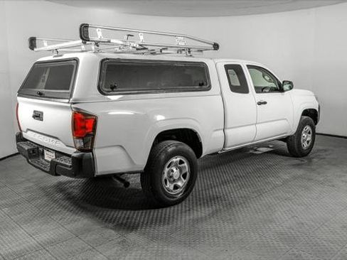Used 2019 Toyota Tacoma SR image 8