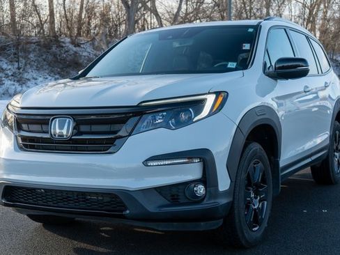 Used 2022 Honda Pilot TrailSport image 2