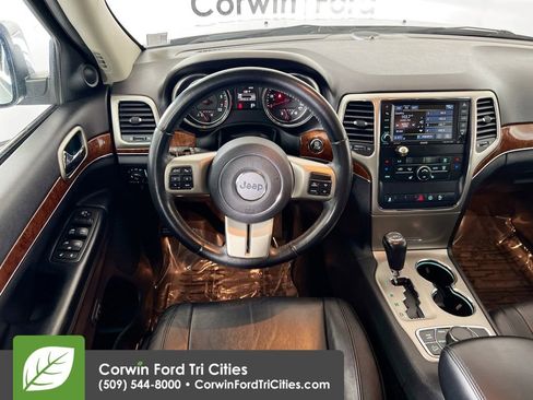 Used 2013 Jeep Grand Cherokee Limited image 25