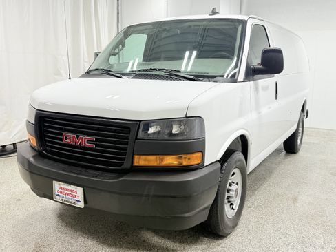 Used 2023 GMC Savana 2500 w/ Driver Convenience Package image 3