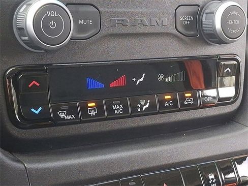 Used 2025 RAM ProMaster 2500 w/ Convenience Group image 13