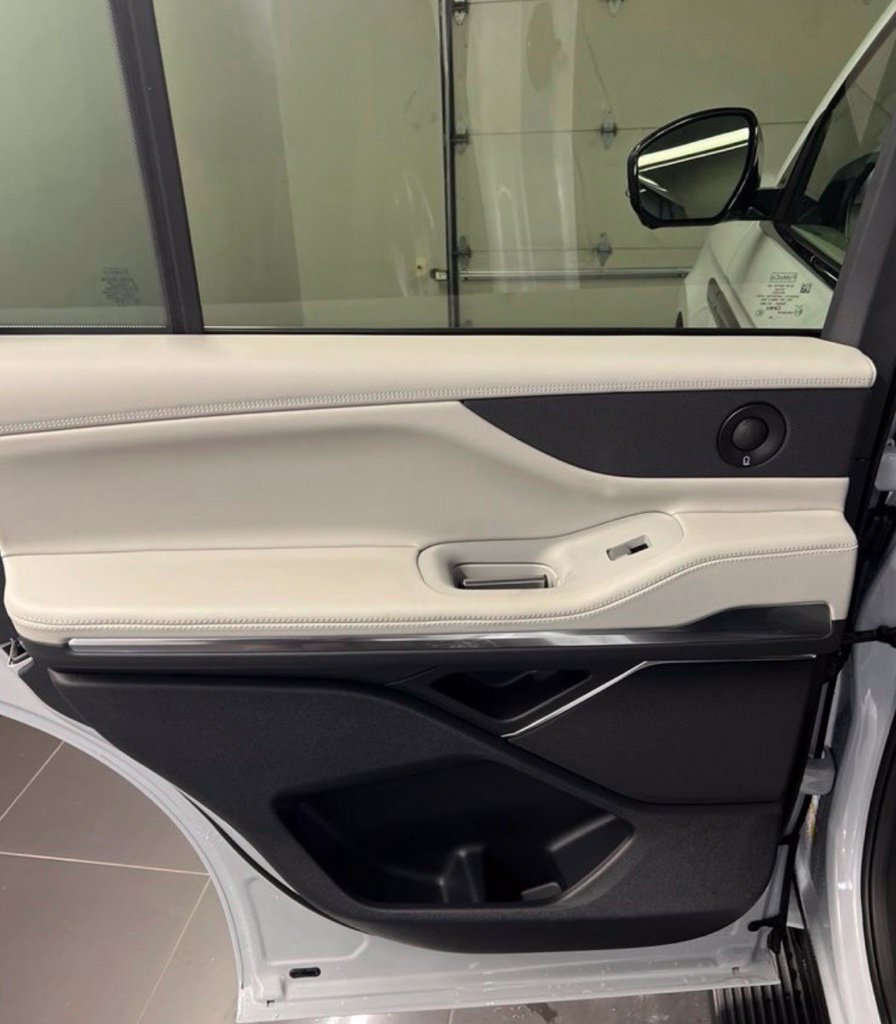 New 2026 Lincoln Navigator Premiere AWD/4WD image 27