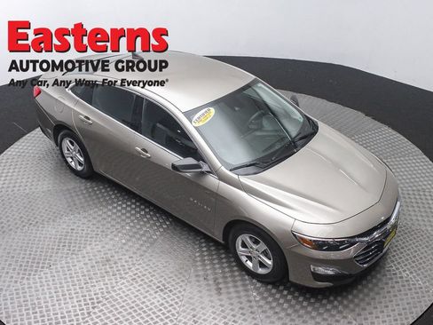 Used 2024 Chevrolet Malibu LS FWD image 3