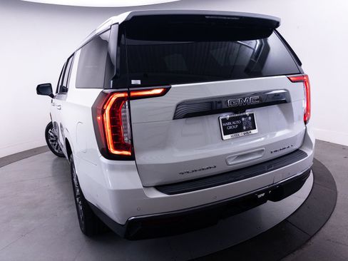 Used 2023 GMC Yukon XL Denali Ultimate AWD/4WD image 19