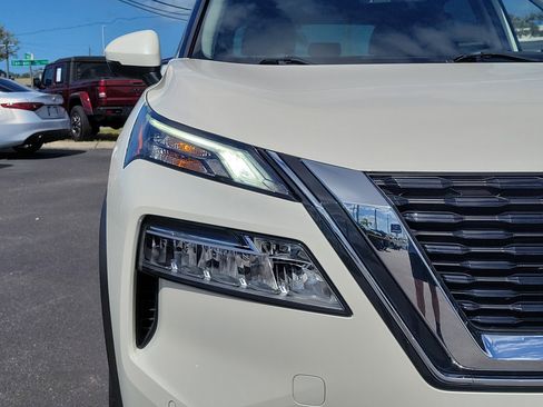 Used 2023 Nissan Rogue SL w/ SL Premium Package image 7