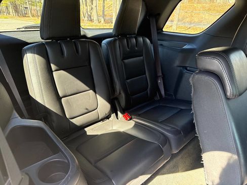 Used 2013 Ford Explorer XLT image 19