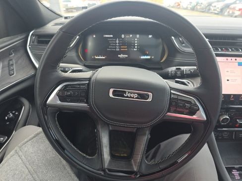 Used 2024 Jeep Grand Cherokee Overland w/ Adv Protech Group III image 19