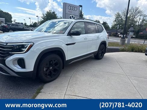 Used 2024 Volkswagen Atlas Peak Edition SE AWD/4WD image 12