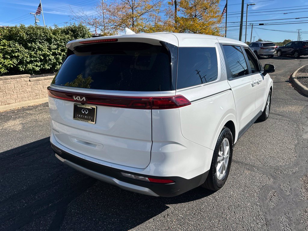 Used 2024 Kia Carnival LX FWD image 12