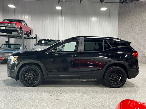 Certified 2023 GMC Terrain SLE w/ Driver Convenience Package image 2