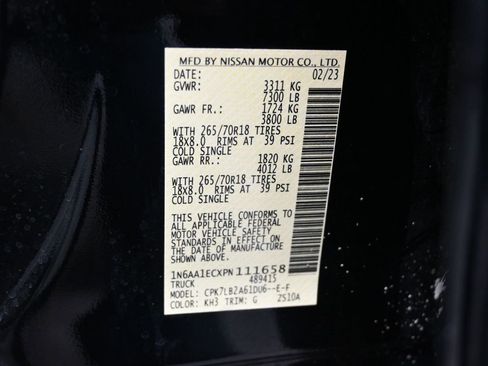 Used 2023 Nissan Titan SV image 39