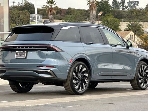 New 2026 Lincoln Nautilus Black Label w/ Jet Appearance Package image 3