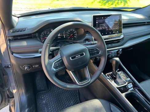 Used 2023 Jeep Compass Trailhawk image 11