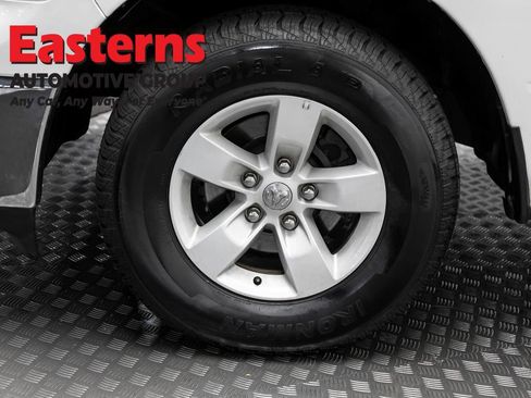 Used 2023 RAM 1500 Tradesman w/ Chrome Appearance Group RWD image 31