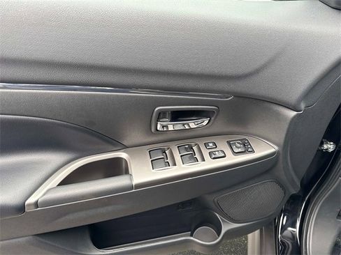 Used 2025 Mitsubishi Outlander Sport SE image 15