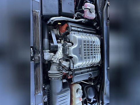 Used 2018 Dodge Challenger SRT Hellcat image 39